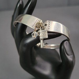 Rogers Signed Silver Tone Utensil Fashion Bracelet Lock Key Charm 5 3/4 in
